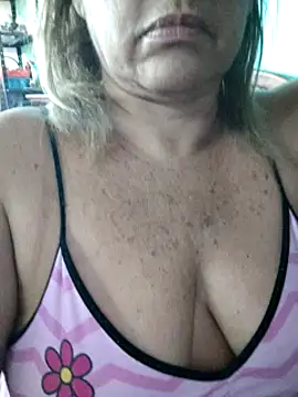 Snapshot of Kasandra_Ho chatting on 02-06-25, 01:54 Kasandra Ho online show from 02-06-25, 01:54