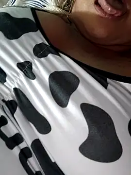 Snapshot of Kasandra_Ho chatting on 02-15-25, 06:23 Kasandra Ho online show from 02-15-25, 06:23