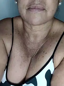 Snapshot of Kasandra_Ho chatting on 03-11-25, 10:40 Kasandra Ho online show from 03-11-25, 10:40