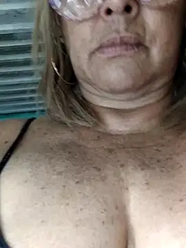 Snapshot of Kasandra_Ho chatting on 03-16-25, 05:17 Kasandra Ho online show from 03-16-25, 05:17