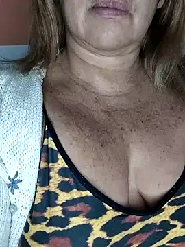 Snapshot of Kasandra_Ho chatting on 09-12-25, 06:46 Kasandra Ho online show from 09-12-25, 06:46