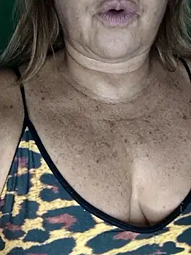 Snapshot of Kasandra_Ho chatting on 09-19-25, 02:02 Kasandra Ho online show from 09-19-25, 02:02