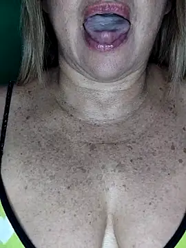 Snapshot of Kasandra_Ho chatting on 09-20-25, 01:06 Kasandra Ho online show from 09-20-25, 01:06