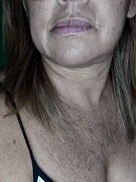 Snapshot of Kasandra_Ho chatting on 09-22-25, 07:21 Kasandra Ho online show from 09-22-25, 07:21