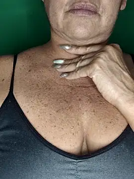 Snapshot of Kasandra_Ho chatting on 10-17-25, 01:42 Kasandra Ho online show from 10-17-25, 01:42