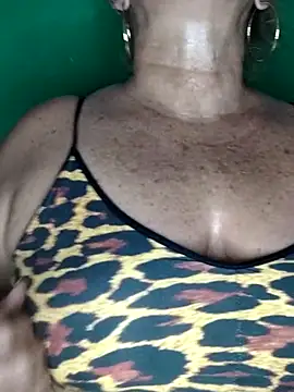 Snapshot of Kasandra_Ho chatting on 10-26-25, 06:25 Kasandra Ho online show from 10-26-25, 06:25