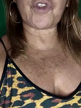 Snapshot of Kasandra_Ho chatting on 11-10-25, 03:16 Kasandra Ho online show from 11-10-25, 03:16