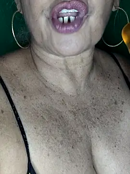 Snapshot of Kasandra_Ho chatting on 11-11-25, 07:14 Kasandra Ho online show from 11-11-25, 07:14