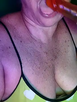 Snapshot of Kasandra_Ho chatting on 11-22-25, 01:15 Kasandra Ho online show from 11-22-25, 01:15