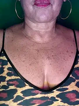 Snapshot of Kasandra_Ho chatting on 11-24-25, 05:45 Kasandra Ho online show from 11-24-25, 05:45