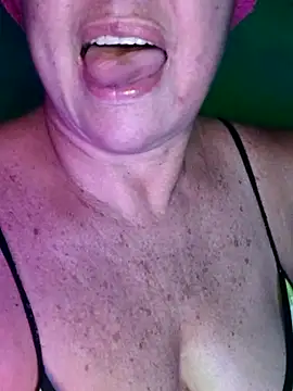 Snapshot of Kasandra_Ho chatting on 12-04-25, 06:16 Kasandra Ho online show from 12-04-25, 06:16