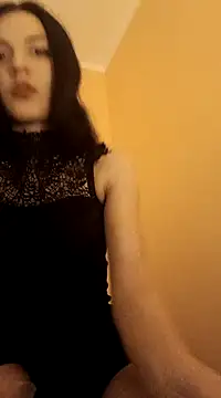 Snapshot of Kristall31 chatting on 12-15-24, 04:40 Kristall31 online show from 12-15-24, 04:40