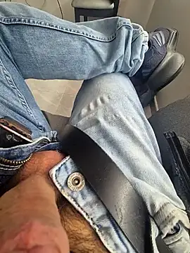 dragon1006 online show from 10-26-25, 04:24