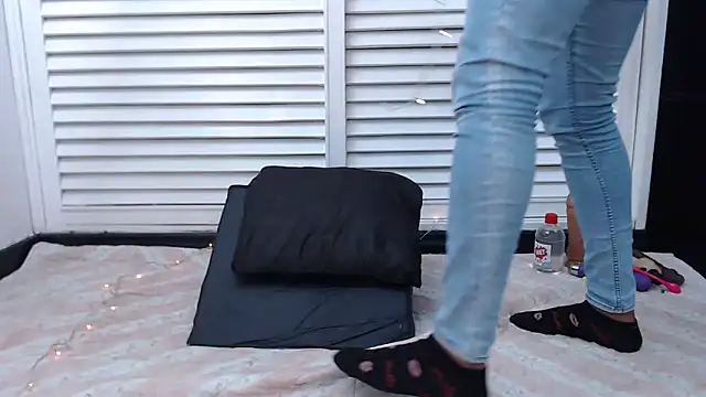 Snapshot of Hanna_Fox_69 chatting on 12-19-24, 06:34 Hanna Fox 69 online show from 12-19-24, 06:34