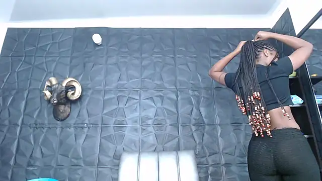 Snapshot of Hanna_Fox_69 chatting on 09-10-25, 10:15 Hanna Fox 69 online show from 09-10-25, 10:15