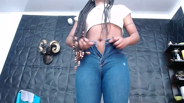 Snapshot of Hanna_Fox_69 chatting on 09-24-25, 04:49 Hanna Fox 69 online show from 09-24-25, 04:49