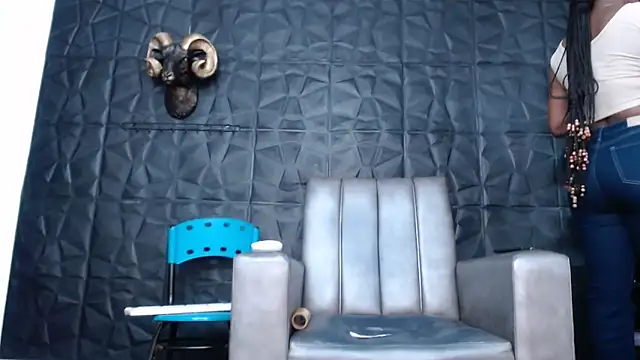 Snapshot of Hanna_Fox_69 chatting on 09-28-25, 10:53 Hanna Fox 69 online show from 09-28-25, 10:53