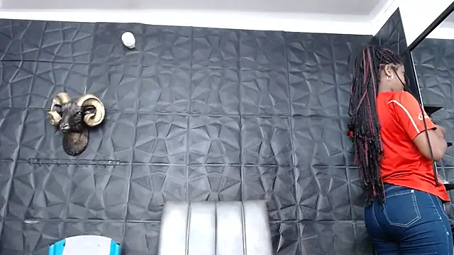 Snapshot of Hanna_Fox_69 chatting on 12-02-25, 04:46 Hanna Fox 69 online show from 12-02-25, 04:46