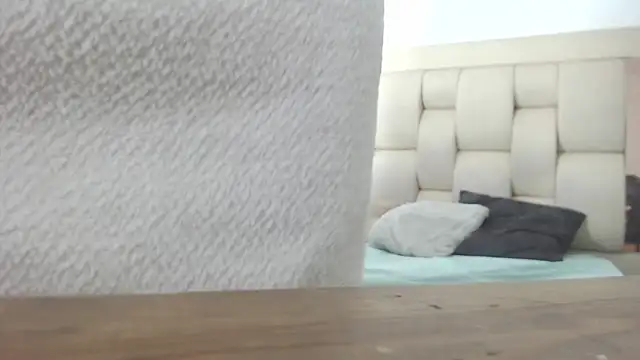 Snapshot of Candy_and_Jh0n chatting on 01-28-25, 05:54 Candy and Jh0n online show from 01-28-25, 05:54