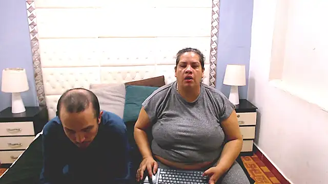 Snapshot of Candy_and_Jh0n chatting on 03-19-25, 03:20 Candy and Jh0n online show from 03-19-25, 03:20