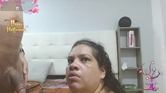 Snapshot of Candy_and_Jh0n chatting on 10-09-25, 01:25 Candy and Jh0n online show from 10-09-25, 01:25