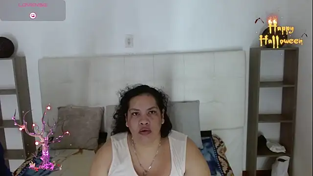 Snapshot of Candy_and_Jh0n chatting on 10-29-25, 03:20 Candy and Jh0n online show from 10-29-25, 03:20