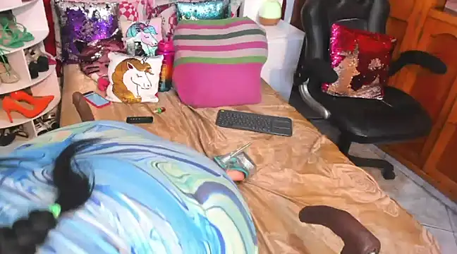 Snapshot of larafoxter chatting on 12-07-24, 03:25 larafoxter online show from 12-07-24, 03:25