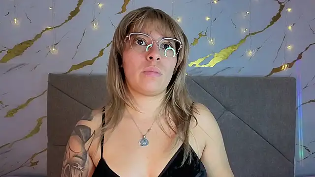 agatha 97  online show from 09-12-25, 04:56