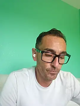 Snapshot of Pumpndeep chatting on 10-13-25, 09:04 Pumpndeep online show from 10-13-25, 09:04