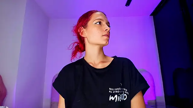 mia stanfort online show from 11-21-25, 07:12