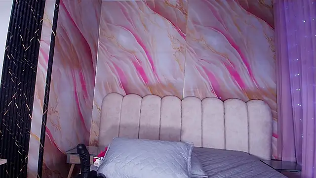 mia stanfort online show from 04-13-26, 07:19