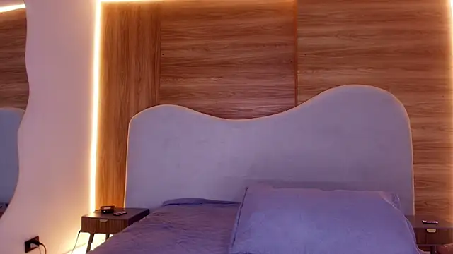 mia stanfort online show from 06-09-26, 07:14