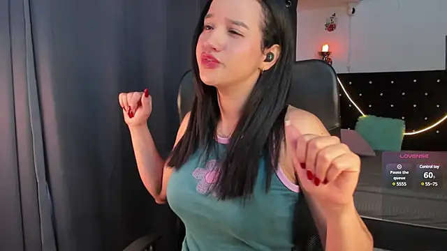 Snapshot of emilyrouxe chatting on 01-05-25, 03:13 emilyrouxe online show from 01-05-25, 03:13