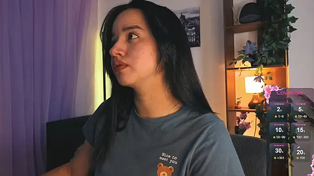 Snapshot of emilyrouxe chatting on 09-10-25, 04:07 emilyrouxe online show from 09-10-25, 04:07