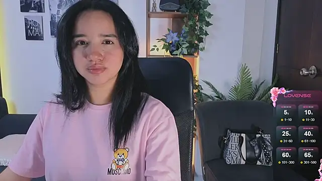 Snapshot of emilyrouxe chatting on 09-23-25, 01:58 emilyrouxe online show from 09-23-25, 01:58