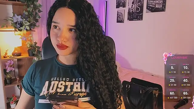 Snapshot of emilyrouxe chatting on 10-04-25, 02:26 emilyrouxe online show from 10-04-25, 02:26