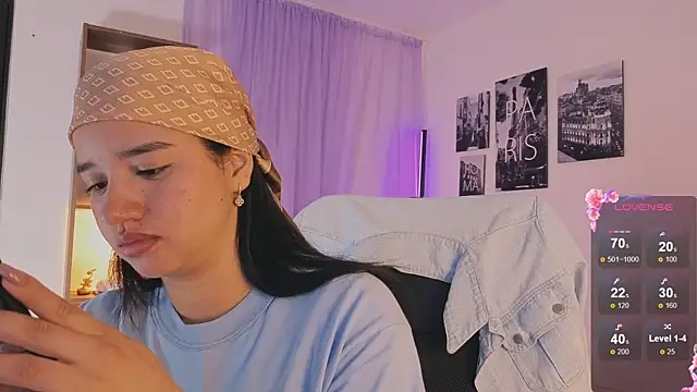 Snapshot of emilyrouxe chatting on 10-08-25, 03:42 emilyrouxe online show from 10-08-25, 03:42