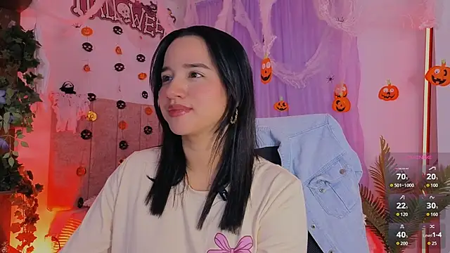 Snapshot of emilyrouxe chatting on 10-21-25, 02:51 emilyrouxe online show from 10-21-25, 02:51