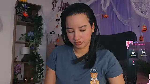 Snapshot of emilyrouxe chatting on 11-01-25, 05:26 emilyrouxe online show from 11-01-25, 05:26