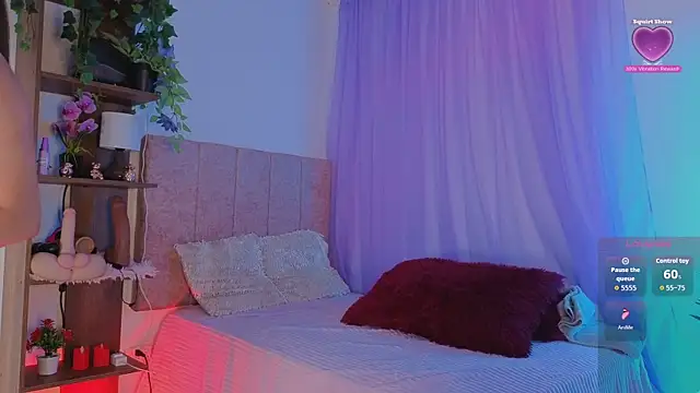 Snapshot of emilyrouxe chatting on 12-05-25, 01:52 emilyrouxe online show from 12-05-25, 01:52