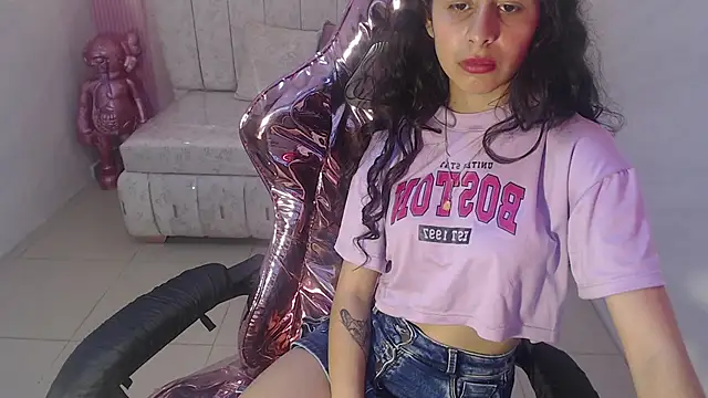 Snapshot of paris_sub1_ chatting on 02-15-25, 11:14 paris sub1 online show from 02-15-25, 11:14