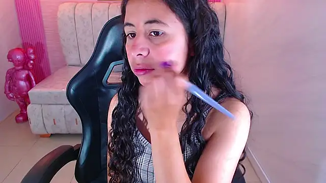 Snapshot of paris_sub1_ chatting on 09-19-25, 12:50 paris sub1 online show from 09-19-25, 12:50