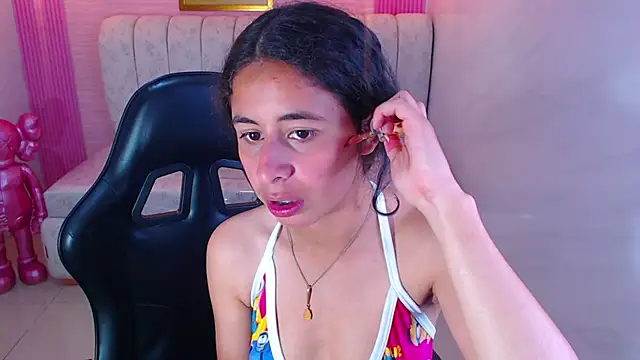 Snapshot of paris_sub1_ chatting on 09-22-25, 12:51 paris sub1 online show from 09-22-25, 12:51