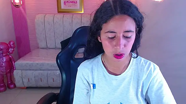 Snapshot of paris_sub1_ chatting on 09-25-25, 01:04 paris sub1 online show from 09-25-25, 01:04