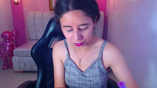 Snapshot of paris_sub1_ chatting on 10-15-25, 12:49 paris sub1 online show from 10-15-25, 12:49