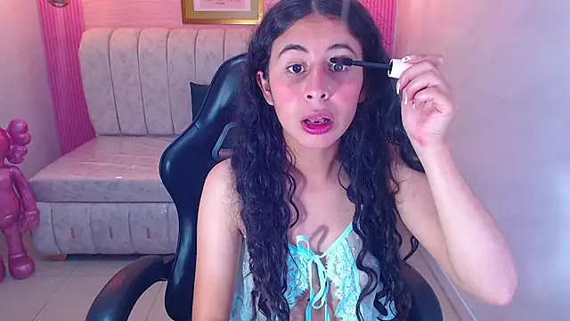 Snapshot of paris_sub1_ chatting on 10-24-25, 12:45 paris sub1 online show from 10-24-25, 12:45