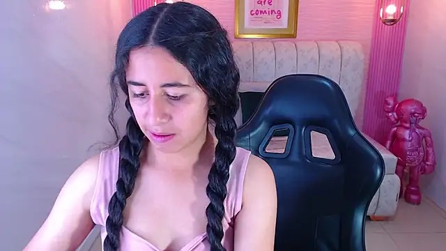 Snapshot of paris_sub1_ chatting on 10-27-25, 12:53 paris sub1 online show from 10-27-25, 12:53