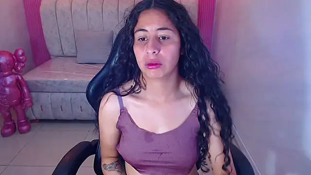 Snapshot of paris_sub1_ chatting on 11-11-25, 01:00 paris sub1 online show from 11-11-25, 01:00