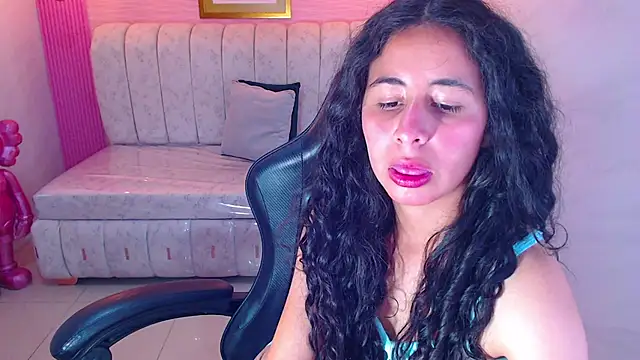 Snapshot of paris_sub1_ chatting on 11-13-25, 01:10 paris sub1 online show from 11-13-25, 01:10