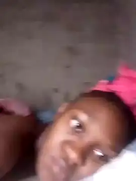 Snapshot of sexyfggal chatting on 10-06-25, 11:35 sexyfggal online show from 10-06-25, 11:35